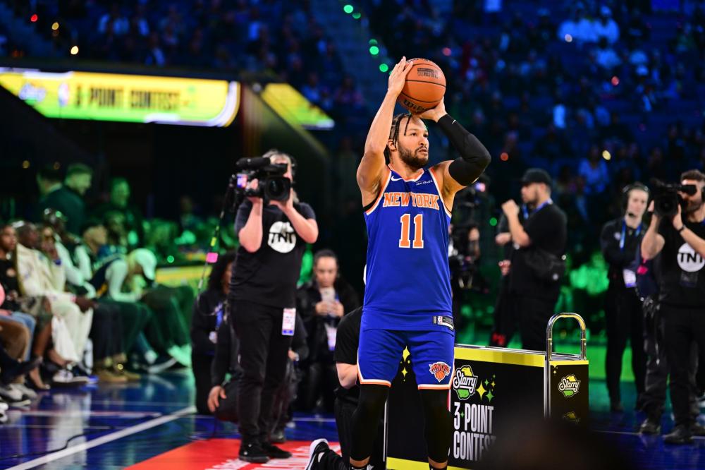 军在聚光灯 军在聚光灯