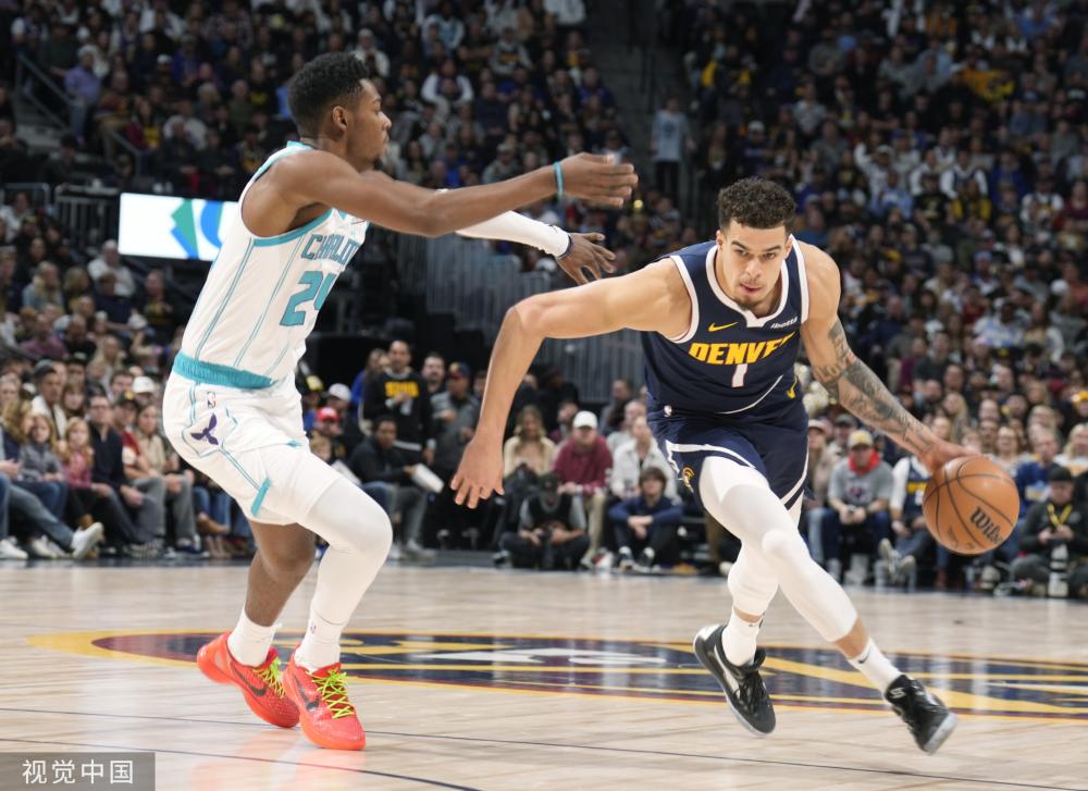 在战术板上 在战术板上